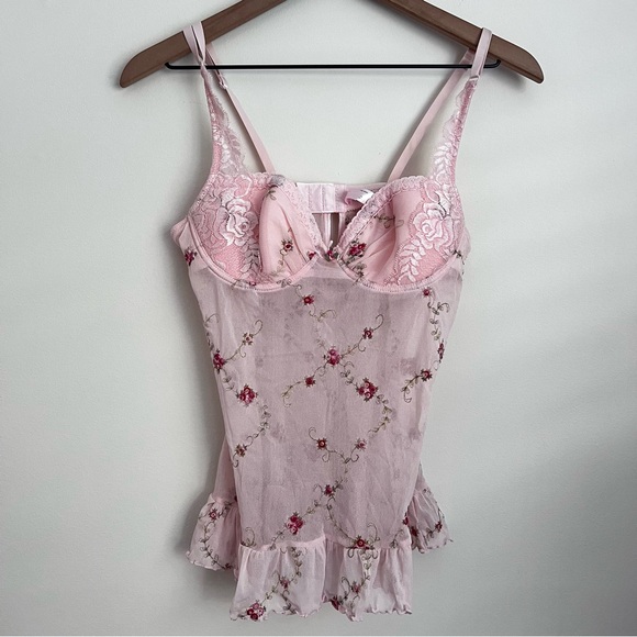 Victoria’s Secret Pink lace cami top with ruffle trim Mesh floral embroidery 36B
